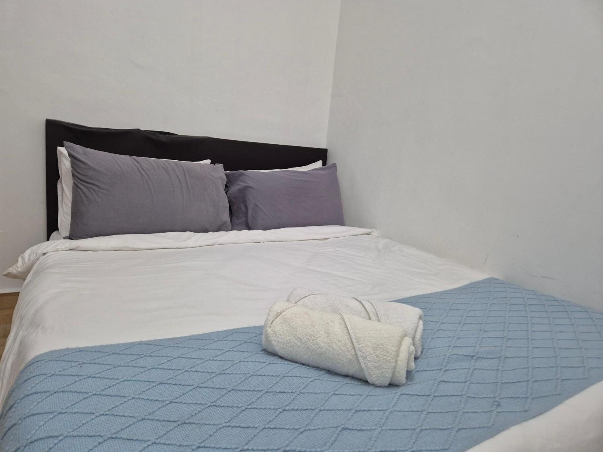 Holiday home 13Pax Glory Executive Suite, Doorstep Beach, Pool, Bbq, Wifi, 50