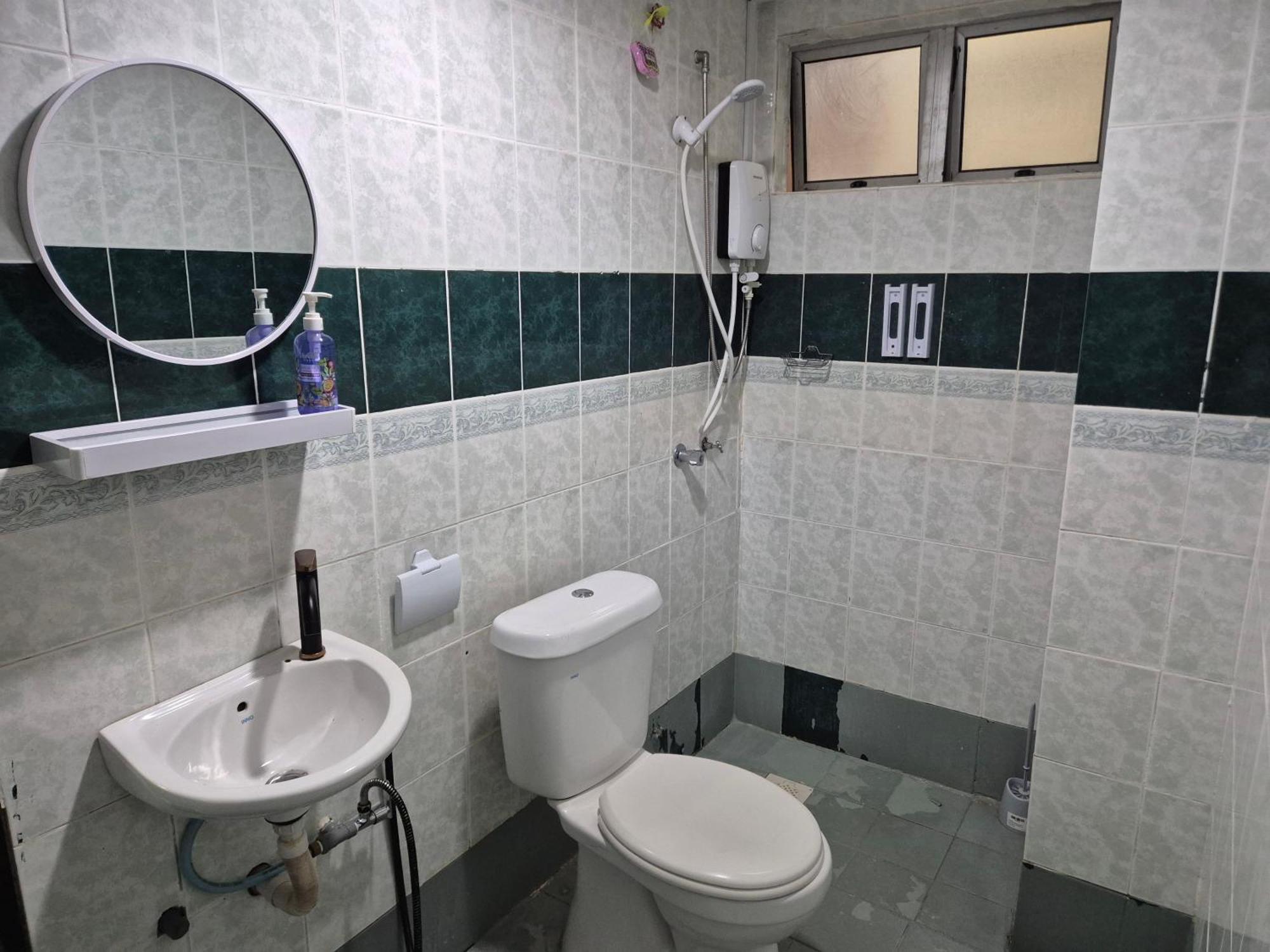 Holiday home 13Pax Glory Executive Suite, Doorstep Beach, Pool, Bbq, Wifi, 50
