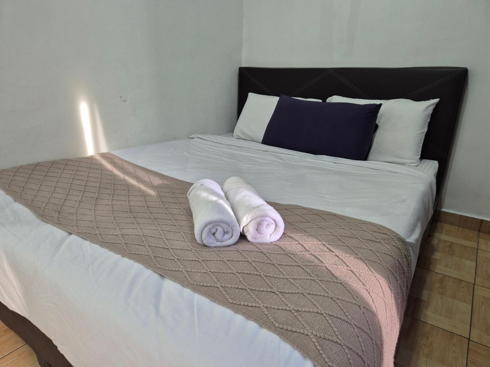 13Pax Glory Executive Suite, Doorstep Beach, Pool, Bbq, Wifi, 50