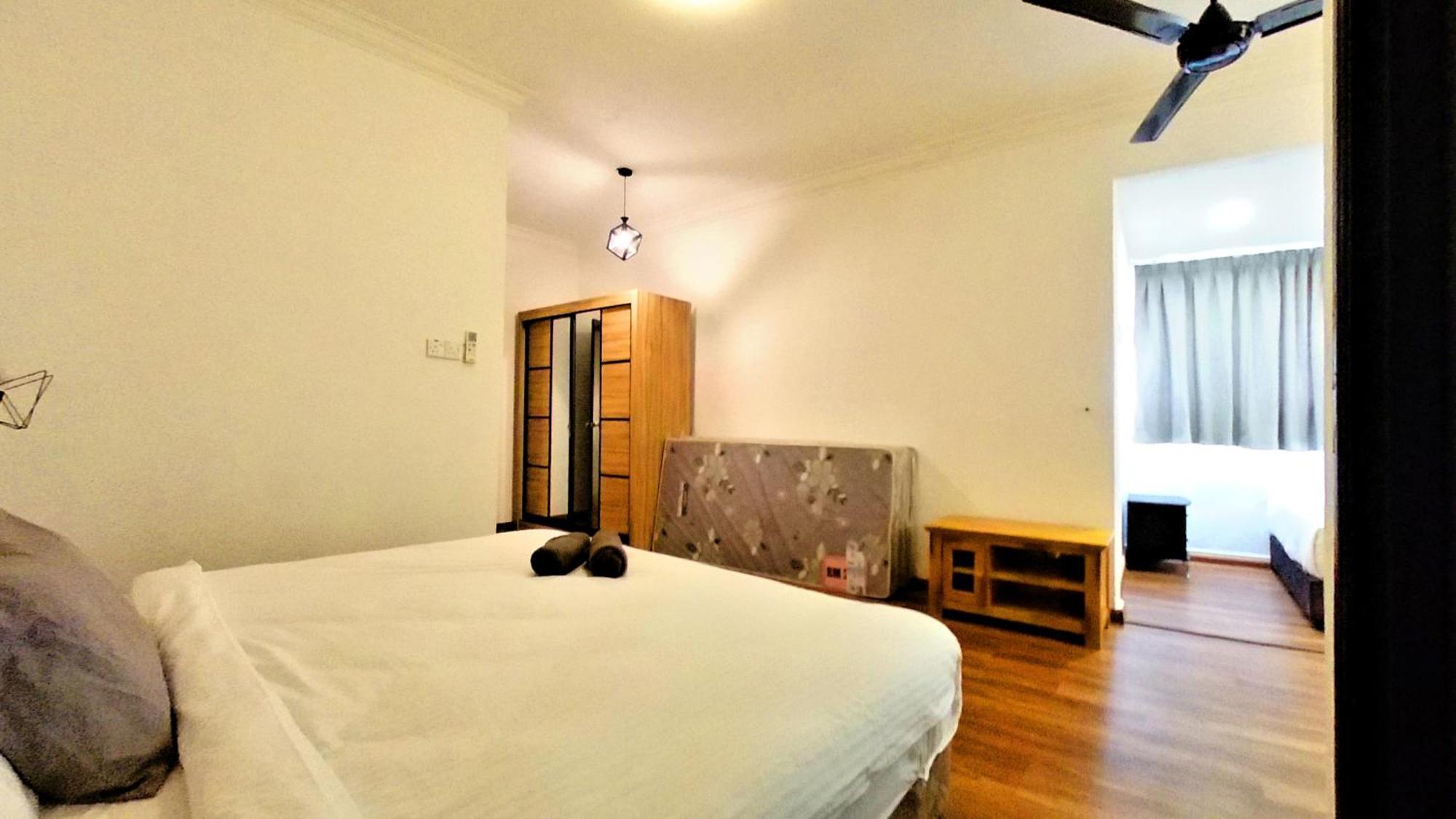 Holiday home 13Pax Glory Executive Suite, Doorstep Beach, Pool, Bbq, Wifi, 50